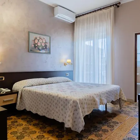 Hotel Riviera Trani Exterior photo