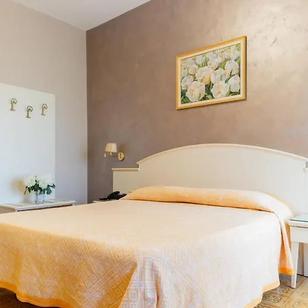 Hotel Riviera Trani Exterior photo