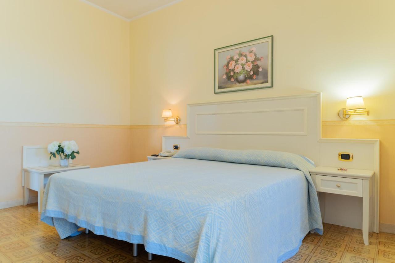 Hotel Riviera 3*